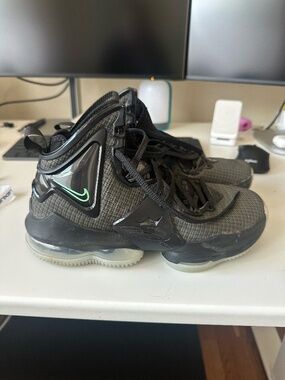 Nike LeBron 19 Basketball Shoes Black